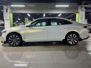 Geely Preface 2025 2.0T Oriental Yao full moon version exterior photo 3 Geely Preface 2025 2.0T Oriental Yao full moon version exterior photo 3