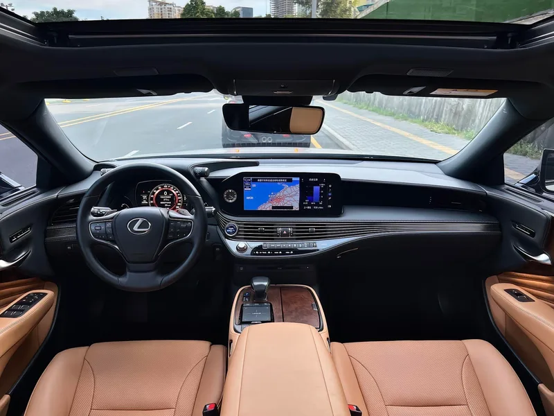 Lexus LS 2021 500h Premium Edition interior photo 6 Lexus LS 2021 500h Premium Edition interior photo 6