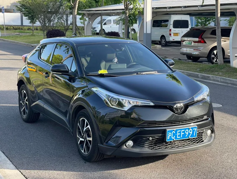 Toyota C-HR 2020 2.0L Version leader extérieur photo 4 Toyota C-HR 2020 2.0L Version leader extérieur photo 4