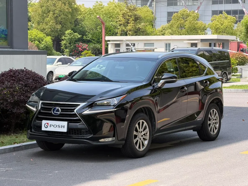 Lexus NX 2015 300h Tracción delantera Versión de Fengshang exterior foto 1 Lexus NX 2015 300h Tracción delantera Versión de Fengshang exterior foto 1