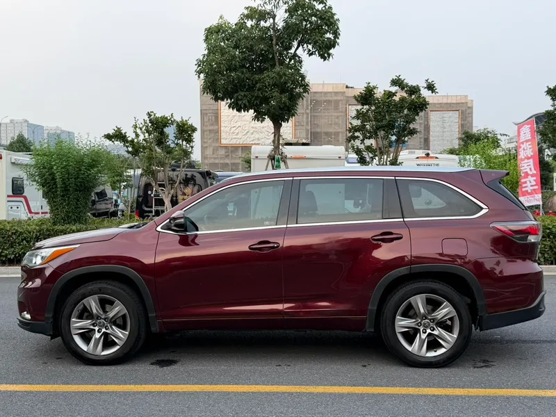 Toyota Highlander 2015 2.0T Version de luxe à deux roues motrices 7 Siège extérieur photo 4 Toyota Highlander 2015 2.0T Version de luxe à deux roues motrices 7 Siège extérieur photo 4