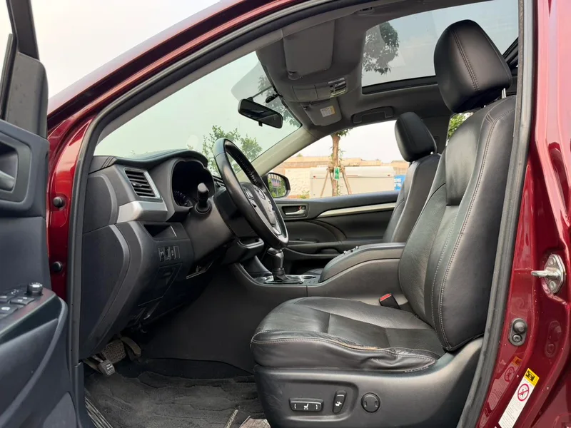 Toyota Highlander 2015 2.0T Version de luxe à deux roues motrices 7 Siège extérieur photo 8 Toyota Highlander 2015 2.0T Version de luxe à deux roues motrices 7 Siège extérieur photo 8