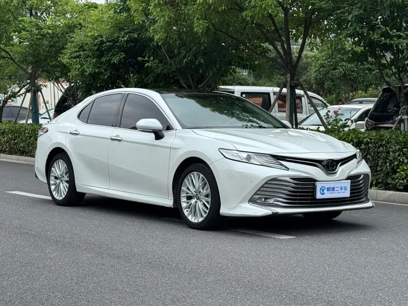 Toyota Camry 2019 2.5G Luxury Edition Country VI exterior photo 3 Toyota Camry 2019 2.5G Luxury Edition Country VI exterior photo 3