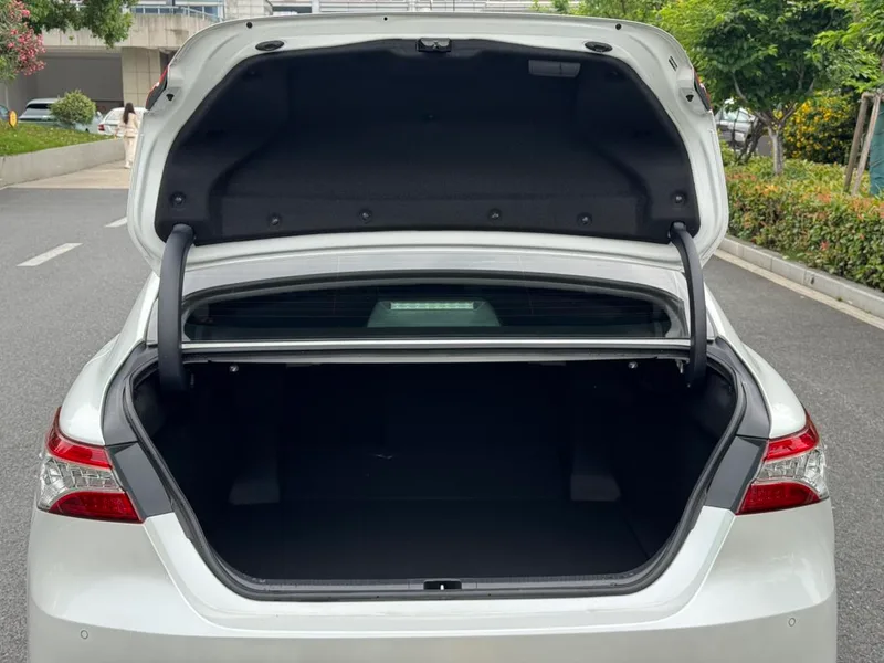 Toyota Camry 2019 2.5G Luxury Edition Country VI interior photo 11 Toyota Camry 2019 2.5G Luxury Edition Country VI interior photo 11