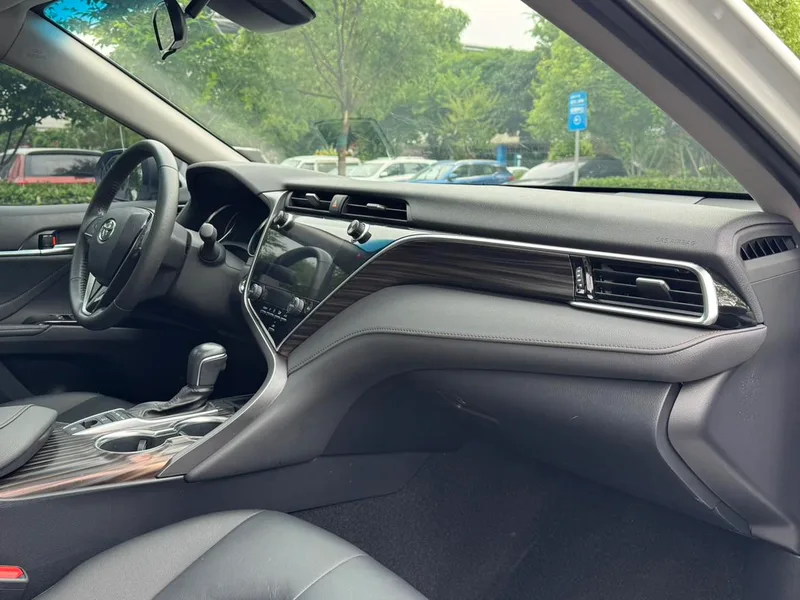 Toyota Camry 2019 2.5G Luxury Edition Country VI interior photo 17 Toyota Camry 2019 2.5G Luxury Edition Country VI interior photo 17