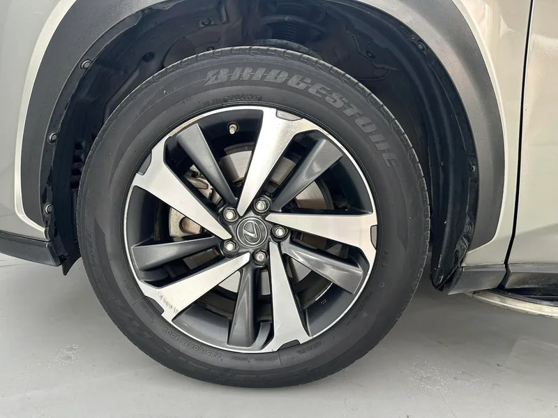 Lexus NX 2017 300h full drive Frontal Edition interior photo 12 Lexus NX 2017 300h full drive Frontal Edition interior photo 12