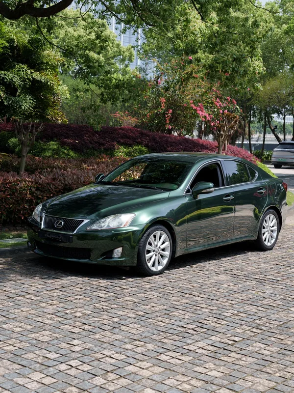 Lexus IS 2009 300 Versión deslumbrante exterior foto 1 Lexus IS 2009 300 Versión deslumbrante exterior foto 1