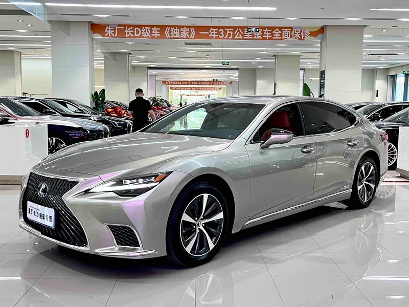 Lexus LS 2021 500h Edición de excelencia exterior foto 1 Lexus LS 2021 500h Edición de excelencia exterior foto 1