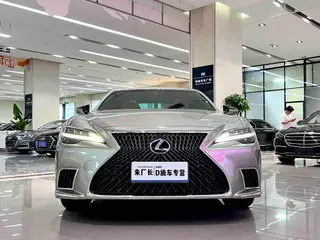 Lexus LS 2021 500h Edición de excelencia exterior foto 3 Lexus LS 2021 500h Edición de excelencia exterior foto 3