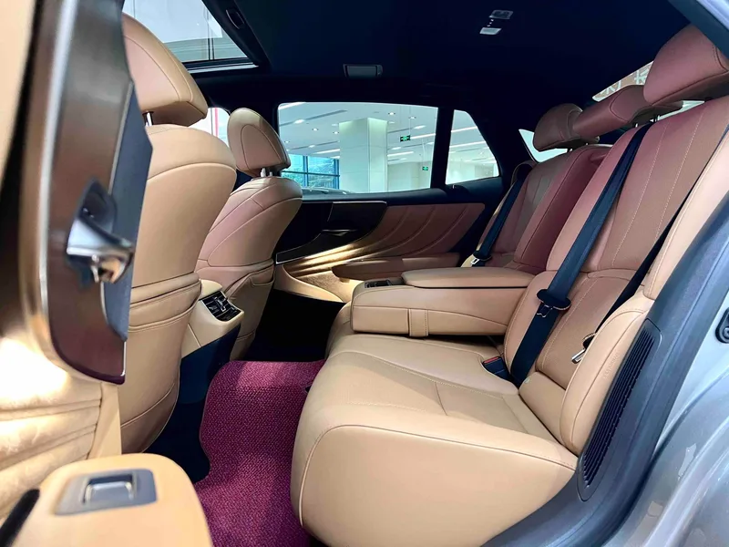 Lexus LS 2021 500h Edición de excelencia interior foto 8 Lexus LS 2021 500h Edición de excelencia interior foto 8