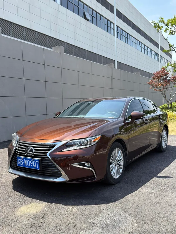 Lexus ES 2015 200 Comfort Edition exterior photo 1 Lexus ES 2015 200 Comfort Edition exterior photo 1