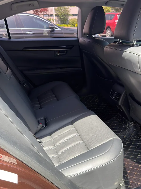 Lexus ES 2015 200 Comfort Edition interior photo 10 Lexus ES 2015 200 Comfort Edition interior photo 10