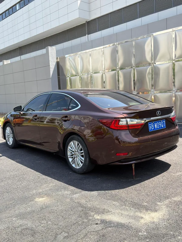 Lexus ES 2015 200 Comfort Edition interior photo 12 Lexus ES 2015 200 Comfort Edition interior photo 12