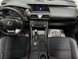 Lexus IS 2017 300 Leading Edition interior photo 19 Lexus IS 2017 300 Leading Edition interior photo 19