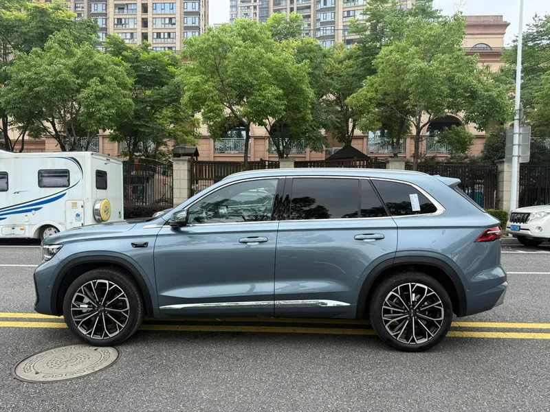 Geely Monjaro 2026 2.0TD High-power automatic four-wheel drive oriental obsidian full moon version exterior photo 8 Geely Monjaro 2026 2.0TD High-power automatic four-wheel drive oriental obsidian full moon version exterior photo 8