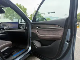 Geely Monjaro 2026 2.0TD High-power automatic four-wheel drive oriental obsidian full moon version interior photo 12 Geely Monjaro 2026 2.0TD High-power automatic four-wheel drive oriental obsidian full moon version interior photo 12