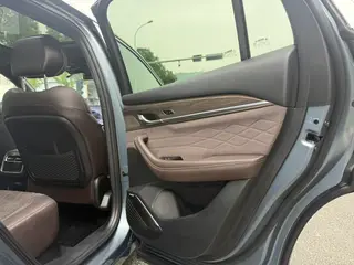 Geely Monjaro 2026 2.0TD High-power automatic four-wheel drive oriental obsidian full moon version interior photo 14 Geely Monjaro 2026 2.0TD High-power automatic four-wheel drive oriental obsidian full moon version interior photo 14