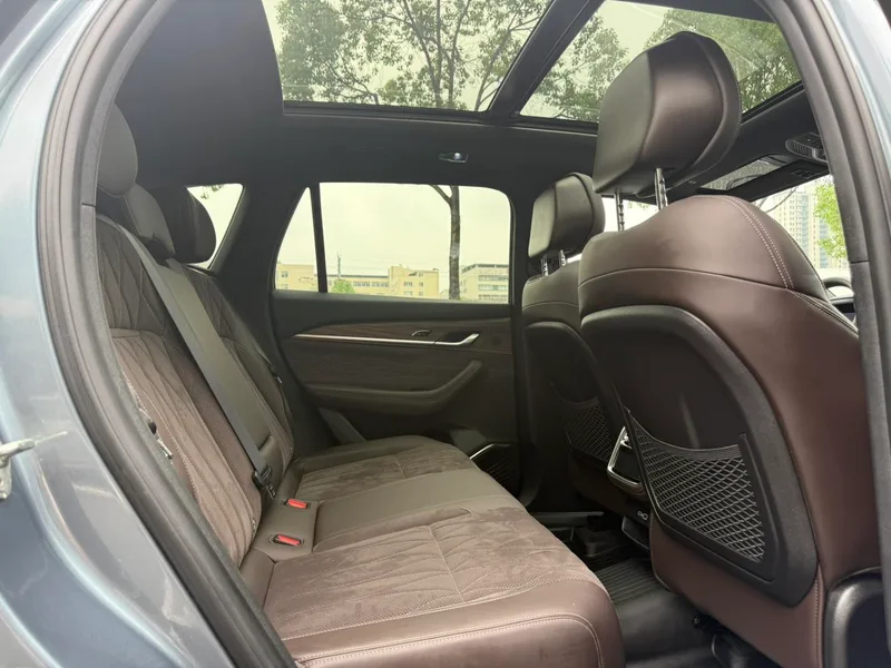 Geely Monjaro 2026 2.0TD High-power automatic four-wheel drive oriental obsidian full moon version interior photo 15 Geely Monjaro 2026 2.0TD High-power automatic four-wheel drive oriental obsidian full moon version interior photo 15