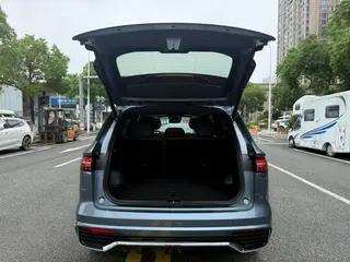 Geely Monjaro 2026 2.0TD High-power automatic four-wheel drive oriental obsidian full moon version interior photo 16 Geely Monjaro 2026 2.0TD High-power automatic four-wheel drive oriental obsidian full moon version interior photo 16