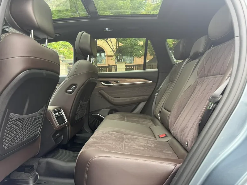 Geely Monjaro 2026 2.0TD High-power automatic four-wheel drive oriental obsidian full moon version interior photo 19 Geely Monjaro 2026 2.0TD High-power automatic four-wheel drive oriental obsidian full moon version interior photo 19