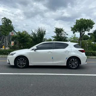 Lexus CT 2020 CT200h Elite Edition Two colors exterior photo 6 Lexus CT 2020 CT200h Elite Edition Two colors exterior photo 6