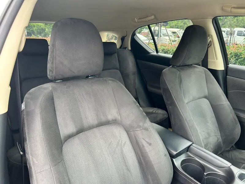 Lexus CT 2020 CT200h Elite Edition Two colors interior photo 13 Lexus CT 2020 CT200h Elite Edition Two colors interior photo 13