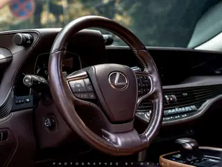 Lexus LS 2018 500h Premium Edition China V exterior photo 5