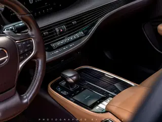 Lexus LS 2018 500h Premium Edition China V exterior photo 6