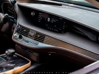 Lexus LS 2018 500h Premium Edition China V exterior photo 8
