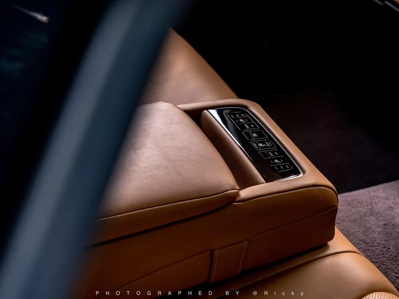 Lexus LS 2018 500h Premium Edition China V interior photo 11
