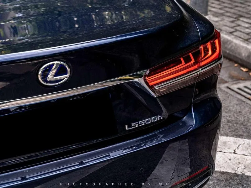Lexus LS 2018 500h Premium Edition China V interior photo 14