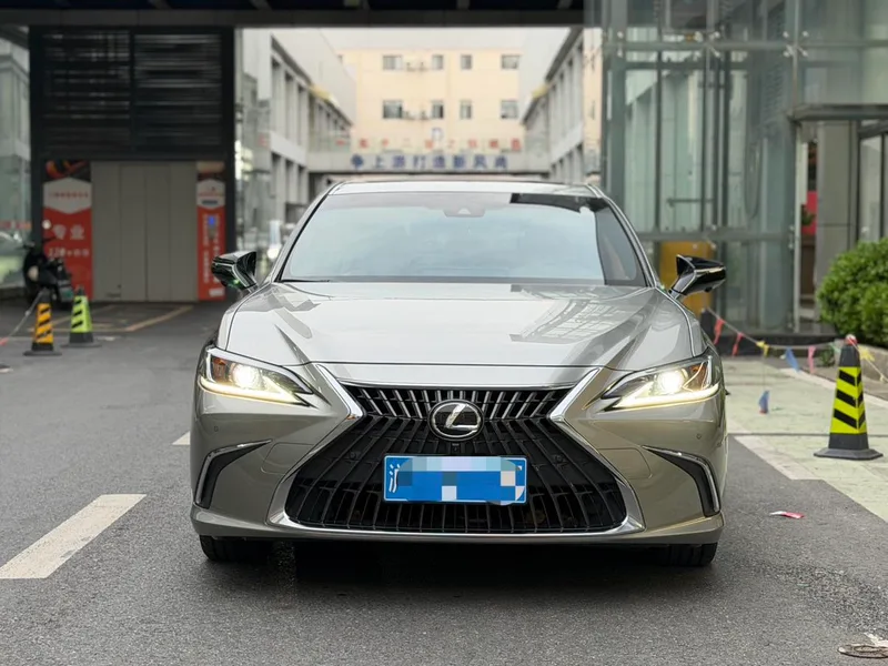Lexus ES 2022 200 Premium Edition exterior photo 2 Lexus ES 2022 200 Premium Edition exterior photo 2