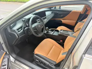 Lexus ES 2022 200 Premium Edition interior photo 13 Lexus ES 2022 200 Premium Edition interior photo 13