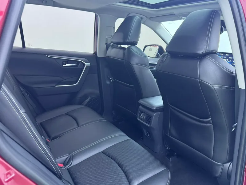 Toyota RAV4 2020 2.0L CVT Versión de moda con tracción en dos ruedas interior foto 13 Toyota RAV4 2020 2.0L CVT Versión de moda con tracción en dos ruedas interior foto 13