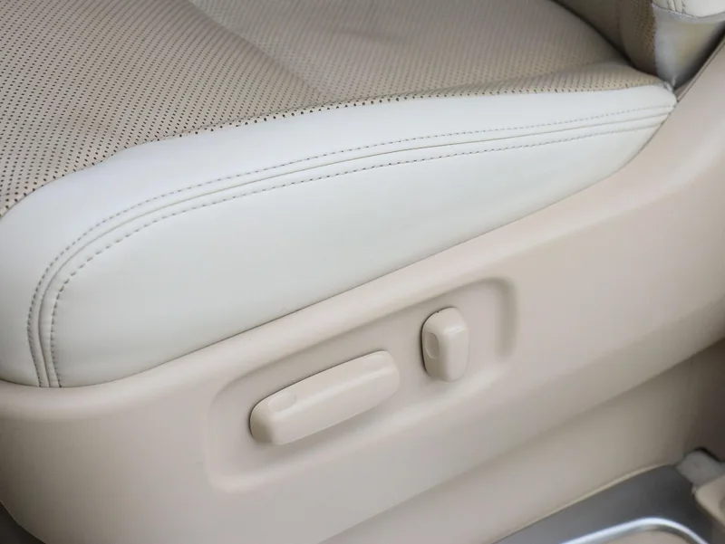 Toyota Alphard 2015 3.5L Premium Edition exterior photo 4 Toyota Alphard 2015 3.5L Premium Edition exterior photo 4