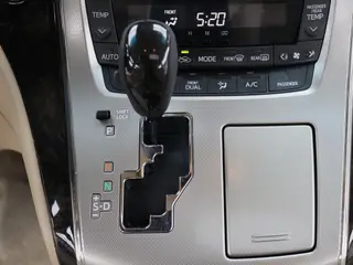 Toyota Alphard 2015 3.5L Premium Edition interior photo 19 Toyota Alphard 2015 3.5L Premium Edition interior photo 19
