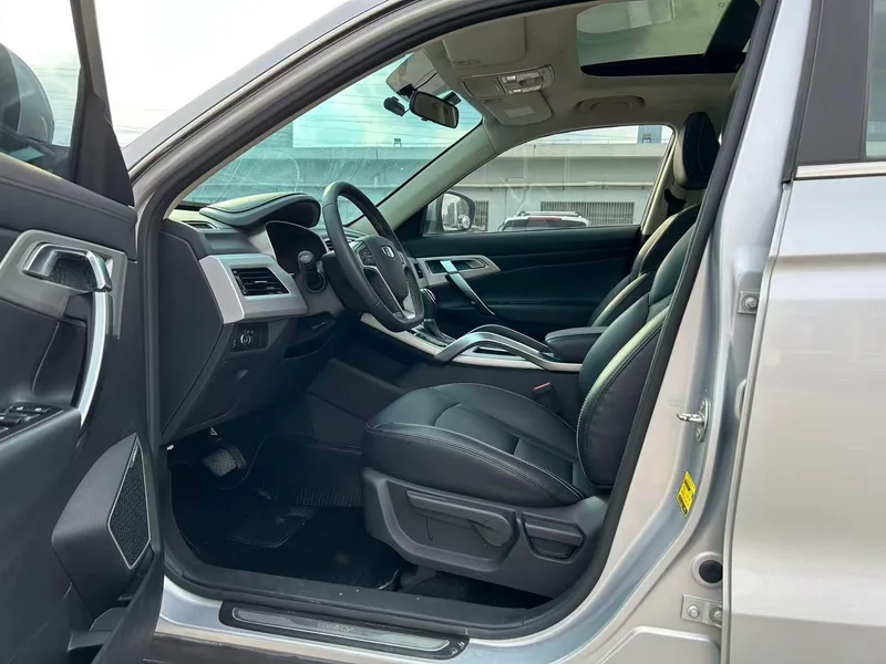 Geely Boyue 2016 1.8TD Auto-smart type interior photo 14 Geely Boyue 2016 1.8TD Auto-smart type interior photo 14