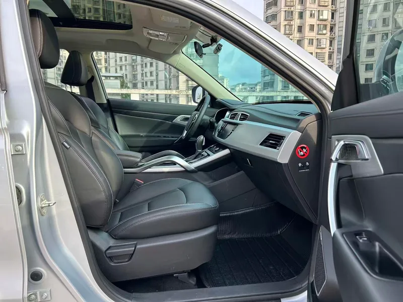 Geely Boyue 2016 1.8TD Auto-smart type interior photo 17 Geely Boyue 2016 1.8TD Auto-smart type interior photo 17