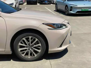 Lexus ES 2022 200 Premium Edition exterior photo 4 Lexus ES 2022 200 Premium Edition exterior photo 4