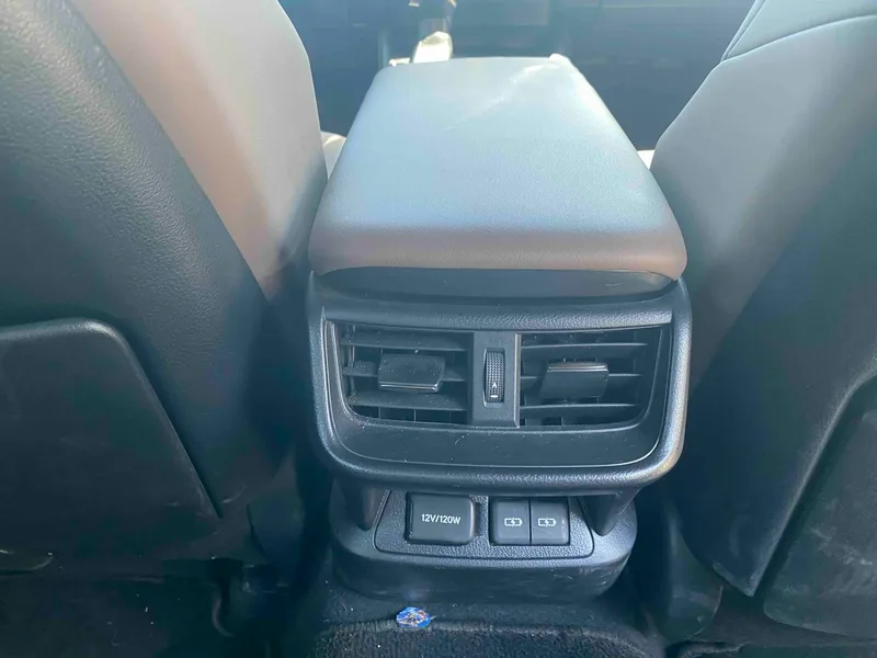 Lexus ES 2022 200 Premium Edition interior photo 6 Lexus ES 2022 200 Premium Edition interior photo 6