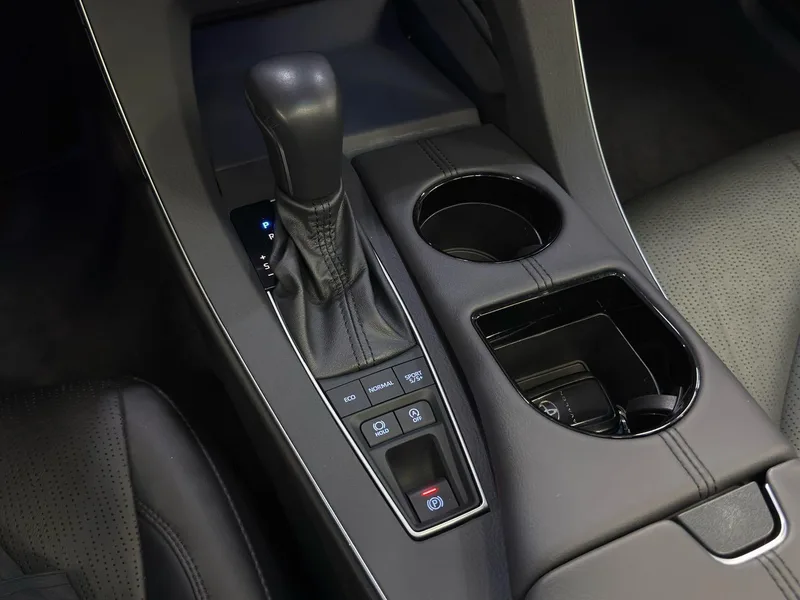 Toyota Avalon 2021 2.5L Version de luxe intérieur photo 16 Toyota Avalon 2021 2.5L Version de luxe intérieur photo 16