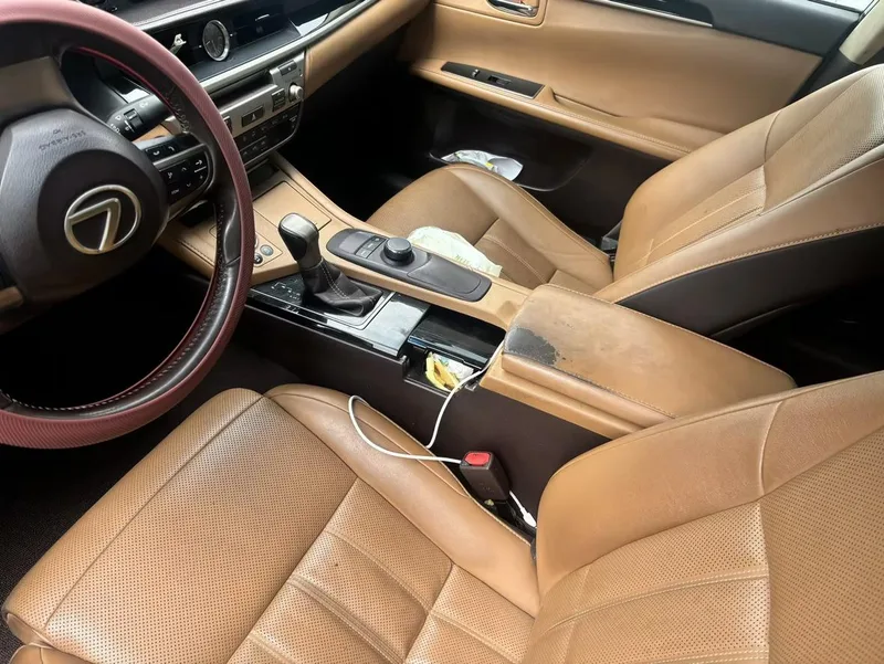 Lexus ES 2015 200 Comfort Edition interior photo 8 Lexus ES 2015 200 Comfort Edition interior photo 8