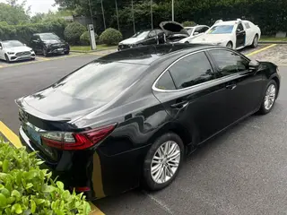 Lexus ES 2015 200 Comfort Edition interior photo 9 Lexus ES 2015 200 Comfort Edition interior photo 9