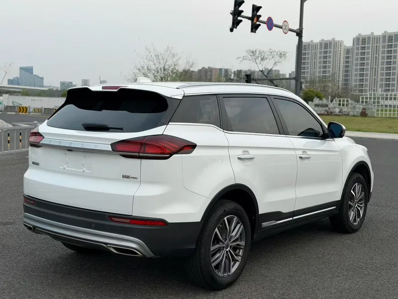 Geely Boyue 2020 1.8TD DCT La sagesse PRO intérieur photo 7 Geely Boyue 2020 1.8TD DCT La sagesse PRO intérieur photo 7