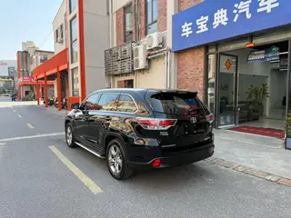 Toyota Highlander 2015 2.0T 4WD Extreme Edition 7 seat interior photo 15 Toyota Highlander 2015 2.0T 4WD Extreme Edition 7 seat interior photo 15