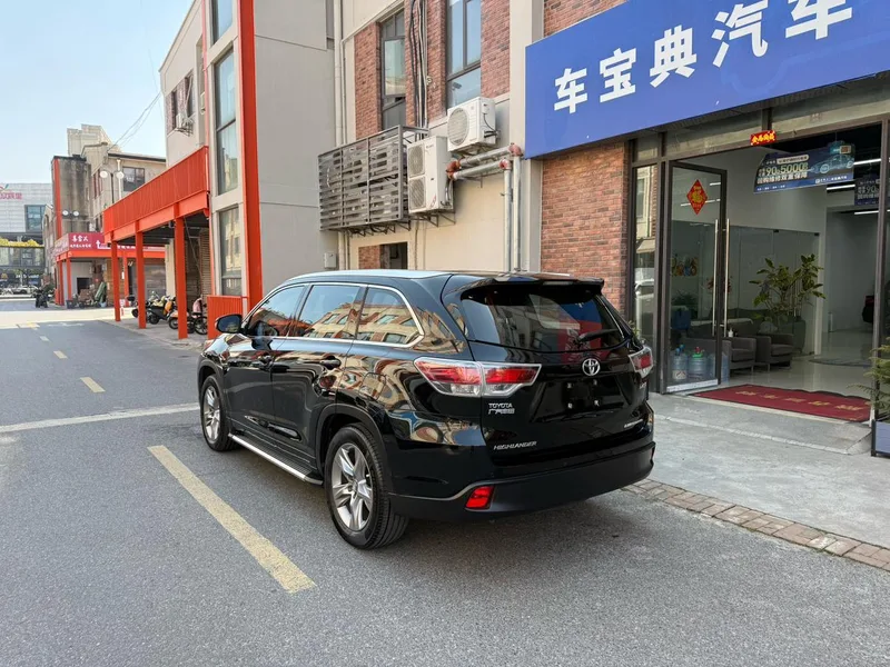 Toyota Highlander 2015 2.0T 4WD Extreme Edition 7 seat interior photo 15 Toyota Highlander 2015 2.0T 4WD Extreme Edition 7 seat interior photo 15