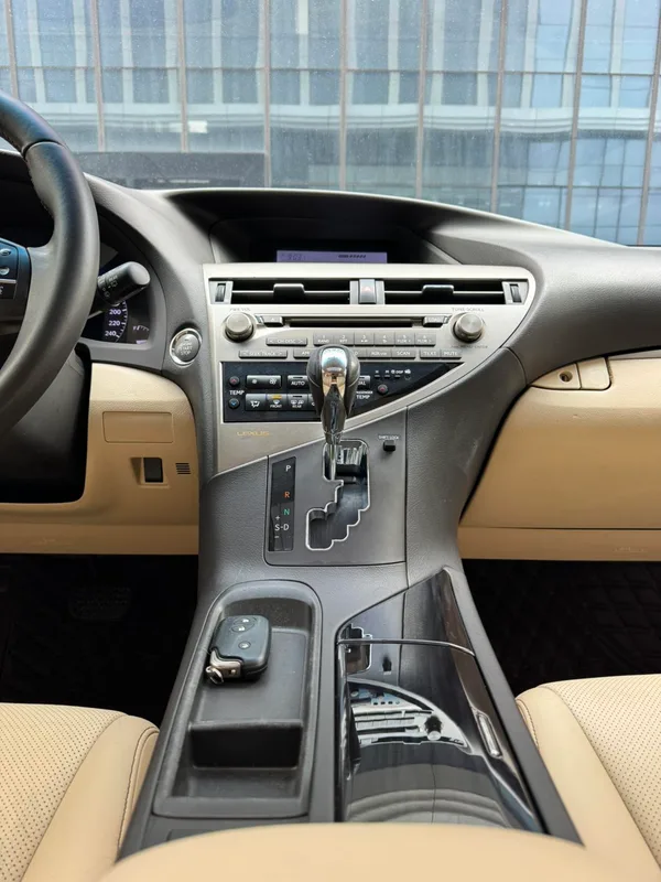 Lexus RX Classic 2012 270 Version élégante intérieur photo 10 Lexus RX Classic 2012 270 Version élégante intérieur photo 10