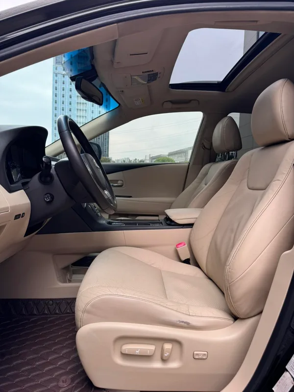 Lexus RX Classic 2012 270 Version élégante intérieur photo 14 Lexus RX Classic 2012 270 Version élégante intérieur photo 14