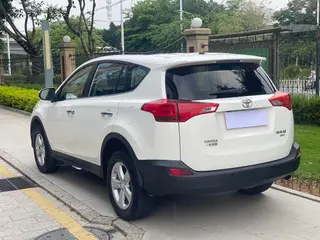 Toyota RAV4 2013 2.5L Automatic four-wheel drive elite version interior photo 7 Toyota RAV4 2013 2.5L Automatic four-wheel drive elite version interior photo 7
