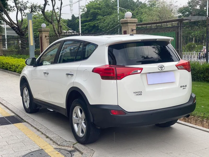 Toyota RAV4 2013 2.5L Automatic four-wheel drive elite version interior photo 7 Toyota RAV4 2013 2.5L Automatic four-wheel drive elite version interior photo 7
